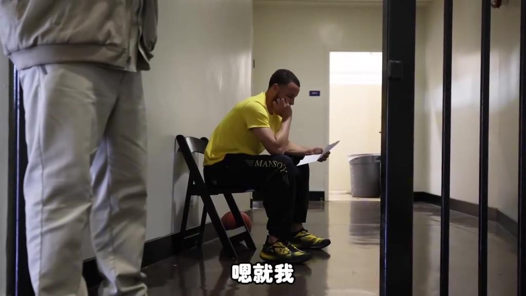 楊毅：我覺得現(xiàn)在37歲的庫里，比十年前27歲的庫里還厲害！