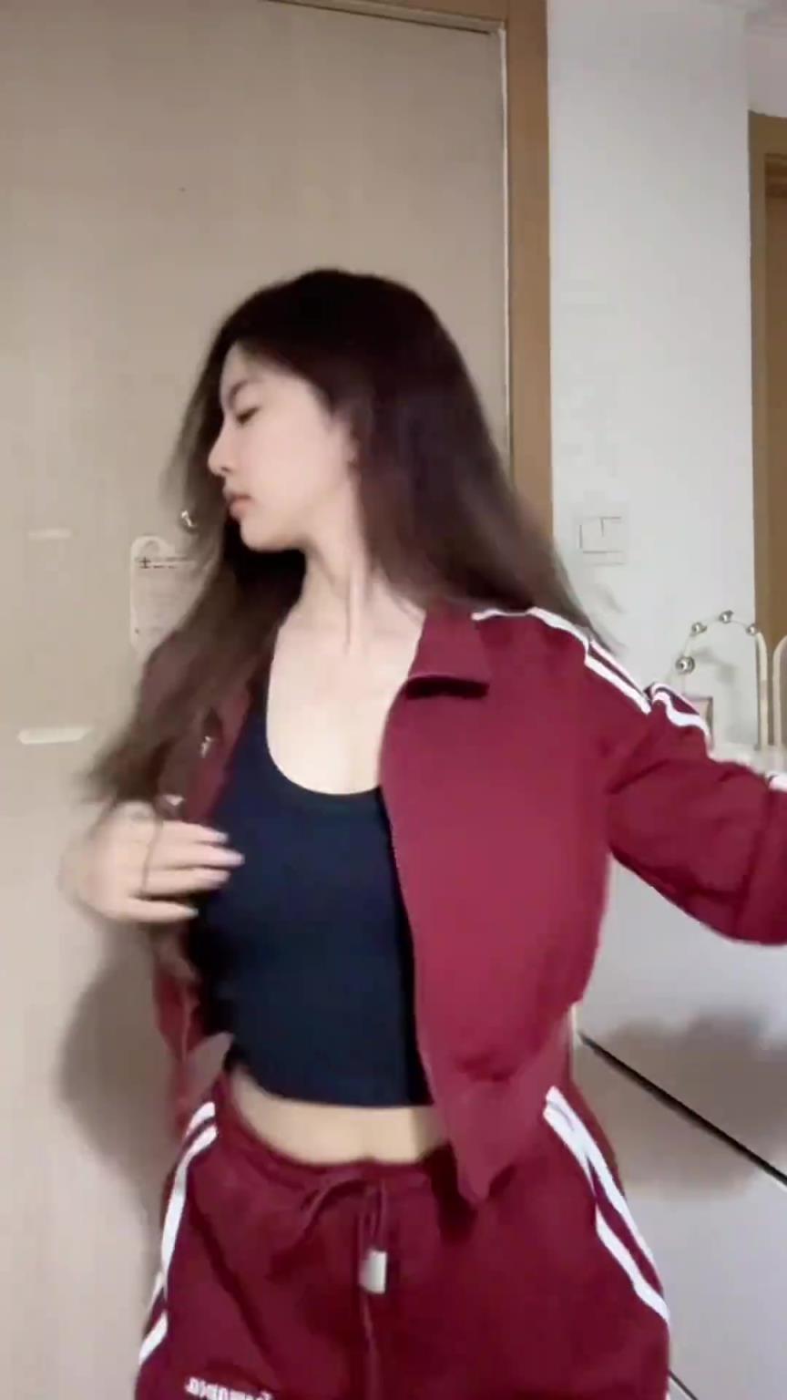 秀舞姿腾讯女主播炼炼：睡不着，星奇摇扭一扭