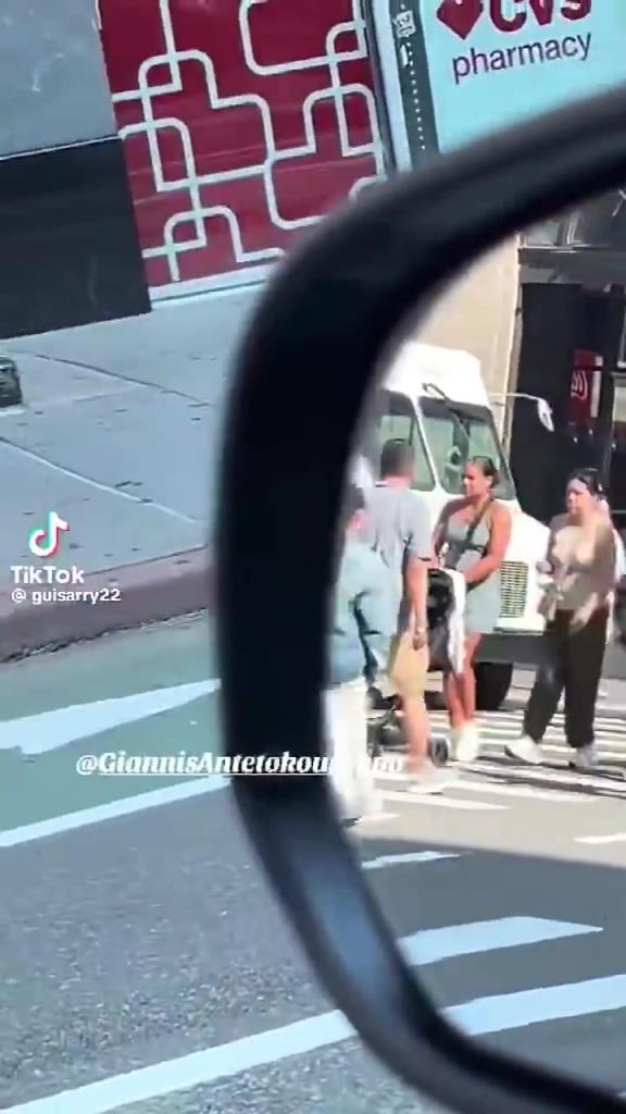 這么快就開啟度假模式！字母哥拖家?guī)Э诔霈F(xiàn)在紐約街頭