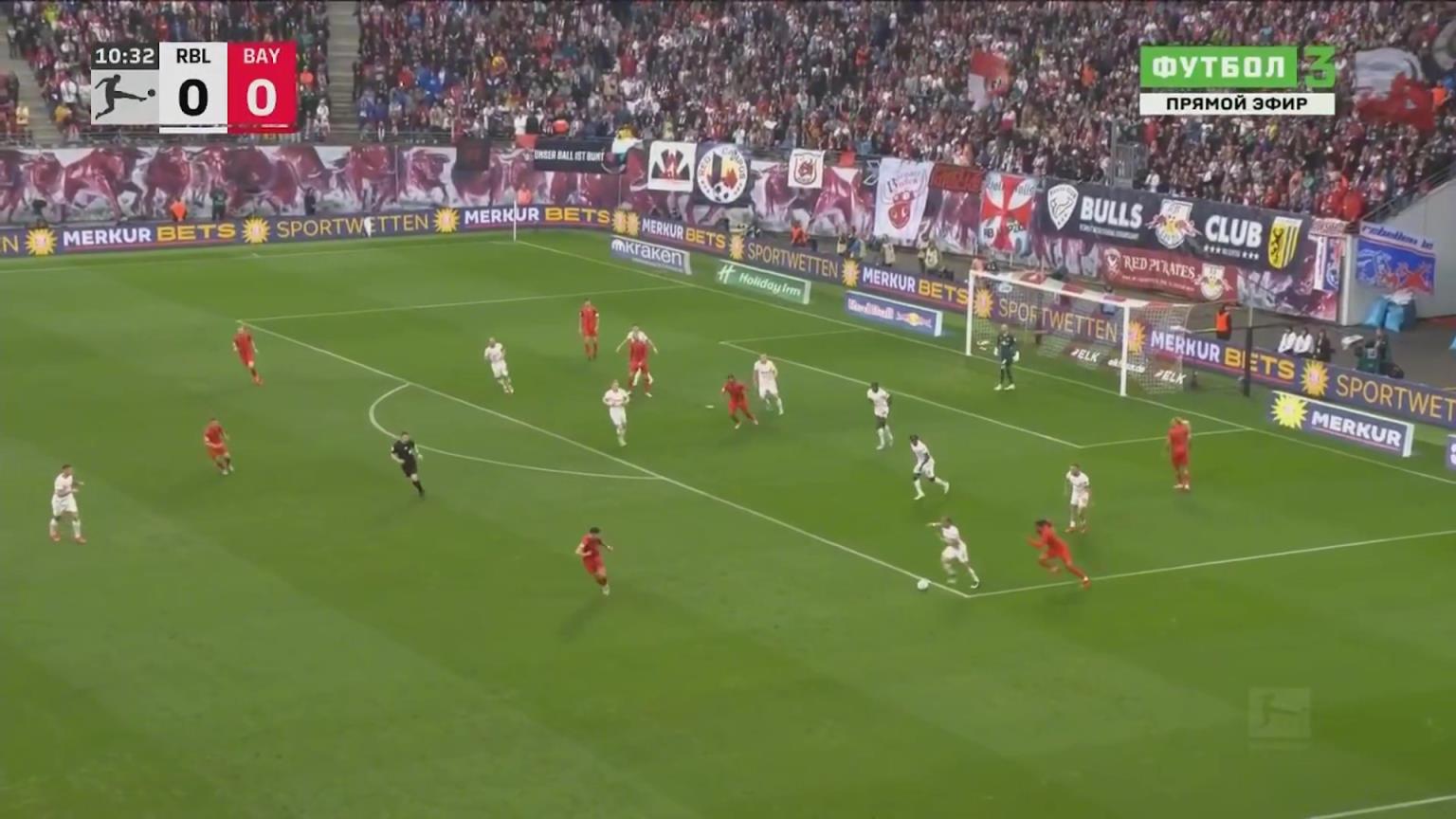 拜仁0-1落后！乌尔比希出击滑倒，塞斯科远距离外脚背破门