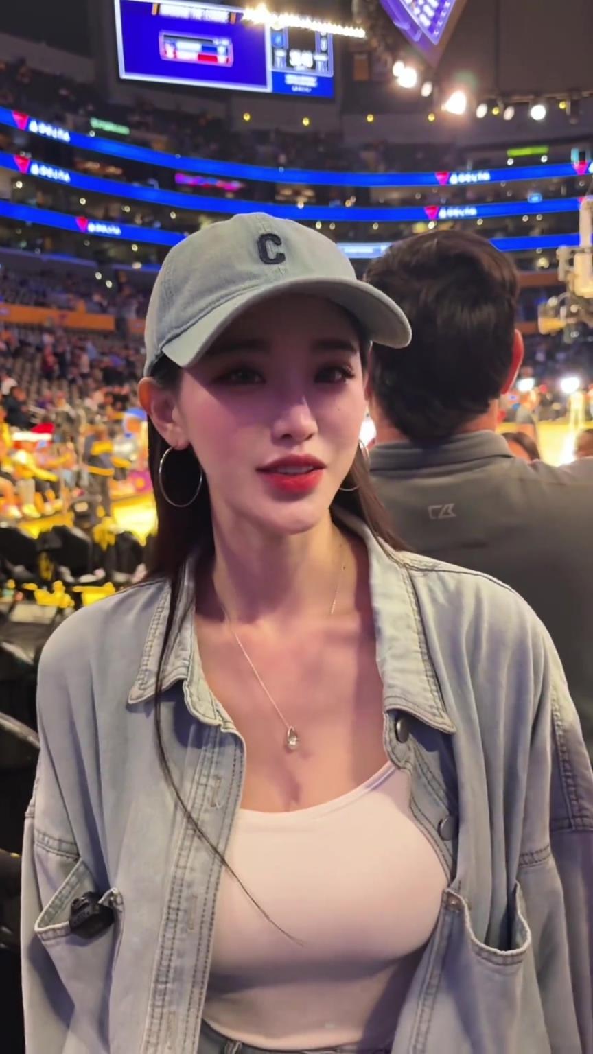 超美湖人球迷谈前三NBA球星：詹姆斯、科比、华子