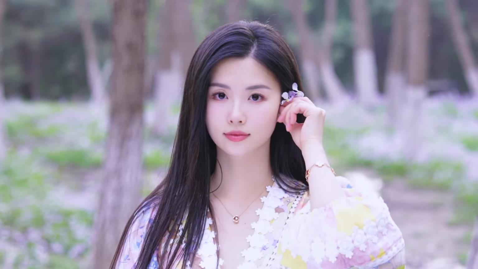 远看刘诗诗，近看热苏斯月薪1800怎么娶到梦鸽~