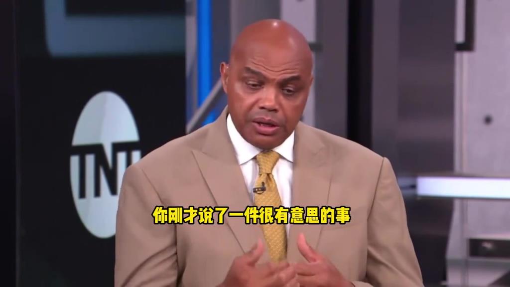 巴克利：约基奇在控制着这支球队，之前很少看他暂停时情绪激动