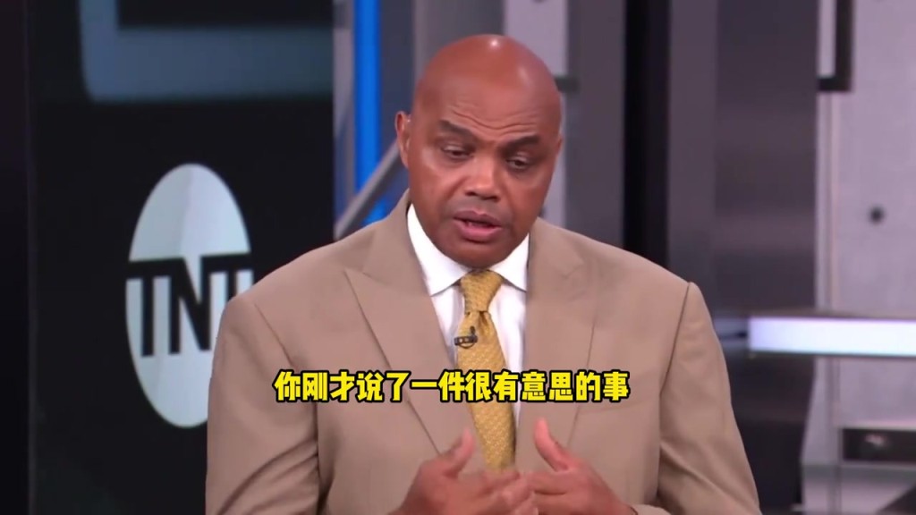巴克利：約基奇在控制著這支球隊，之前很少看他暫停時情緒激動
