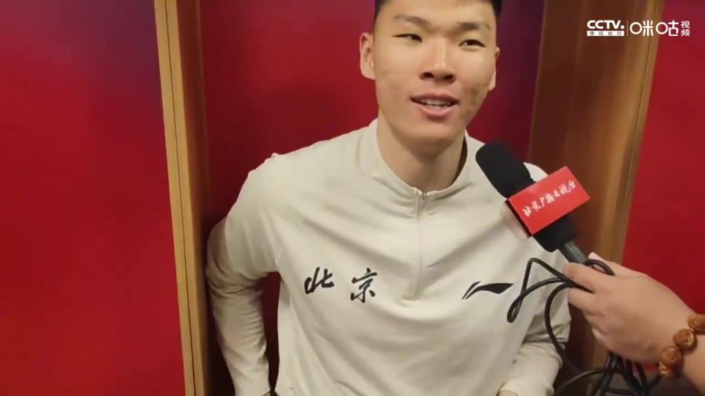 翟晓川在更衣室里大喊：辽宁要是有范子铭，早就赢广厦了！