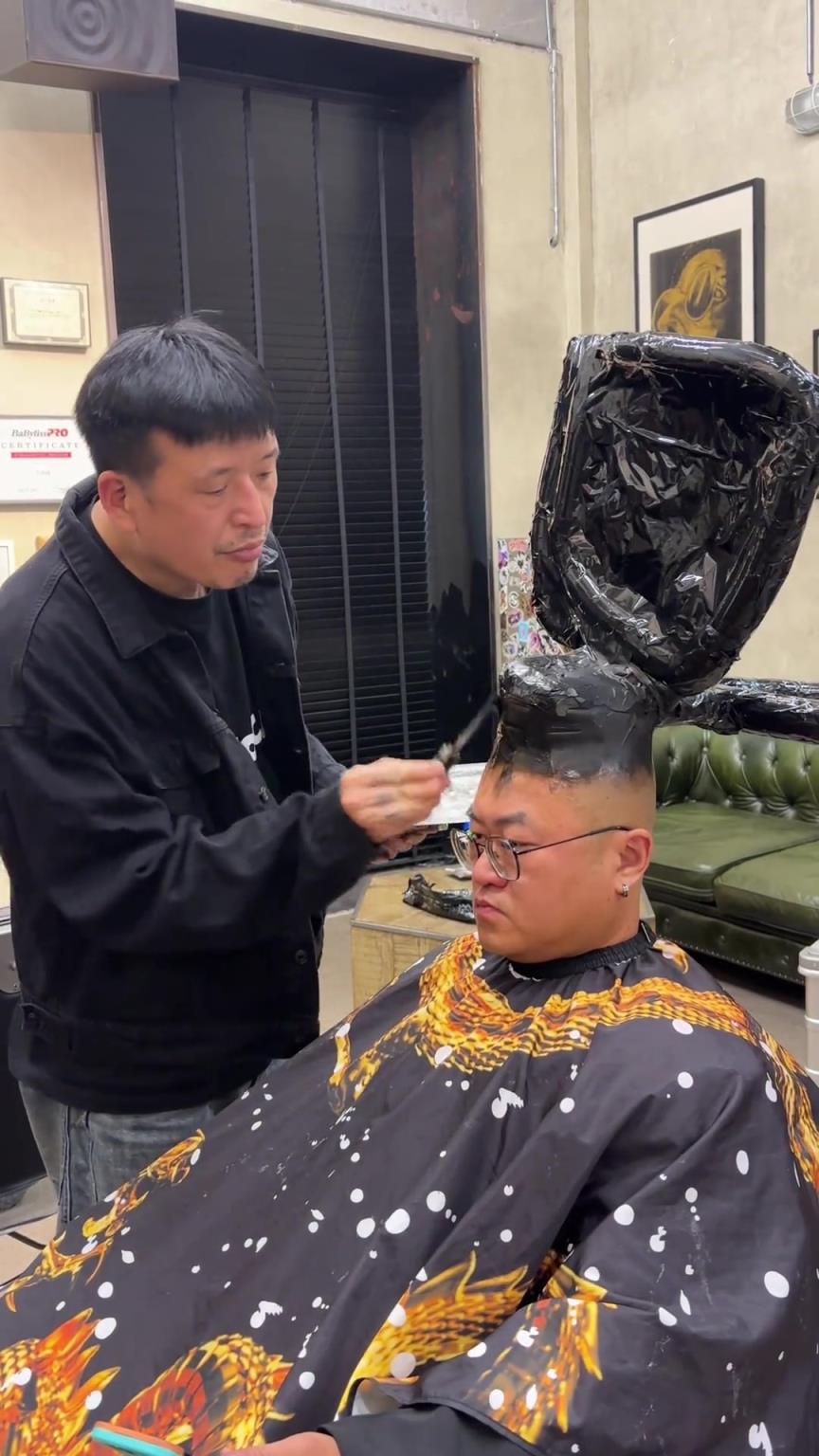 《在你頭上爆扣》