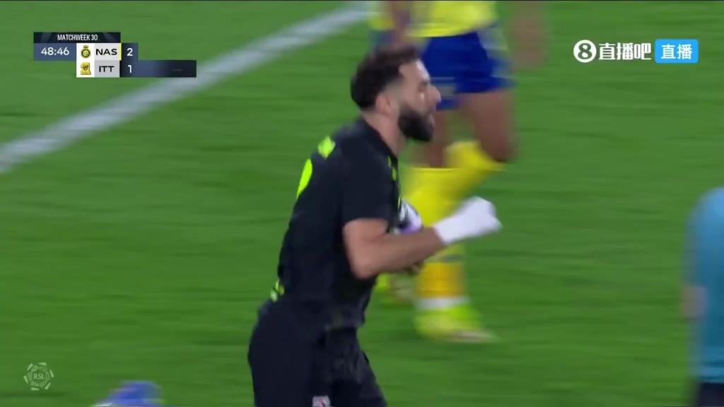 吉達聯(lián)合扳回一城！本澤馬高高躍起頭球破門！