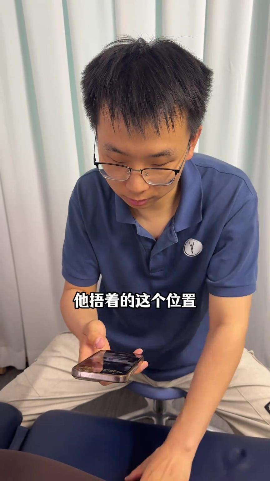 专业！国内专业康复师建议库里：要休息1-2周 着急没好结果