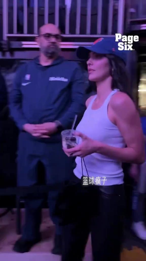 来支持谁啊？肯豆和小金妹凯莉-詹娜现身纽约观看尼凯G4