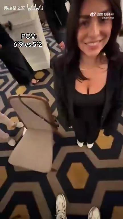 6尺9vs5尺2！準狀元弗拉格和女友真是最萌身高差！