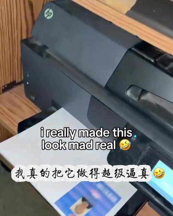这样也行？纽约小伙自制工作牌混入主场免费看季后赛