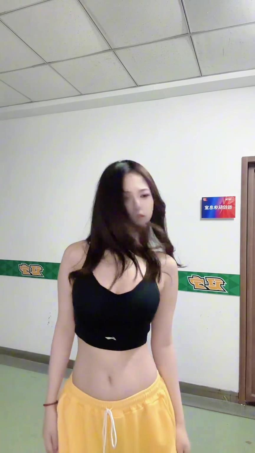 辽篮宝贝热辣舞姿炸屏！甜颜杀+傲人曲线相当吸睛❤❤