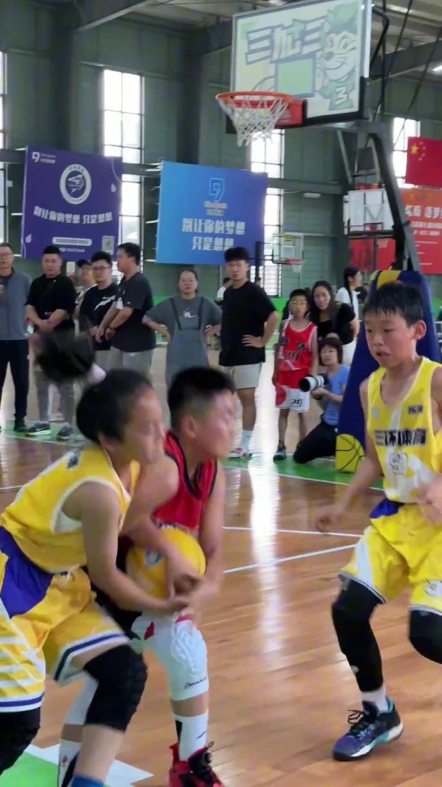 小菜鸡：坦克，你算什么男人！