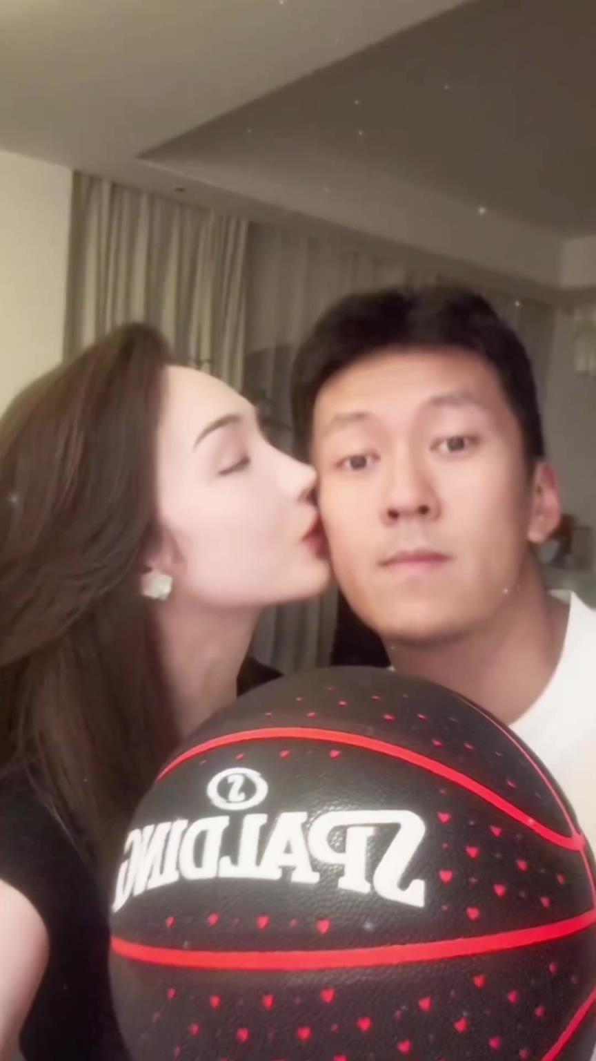 亲上了啊！杨政520秀恩爱：我女朋友真漂亮~