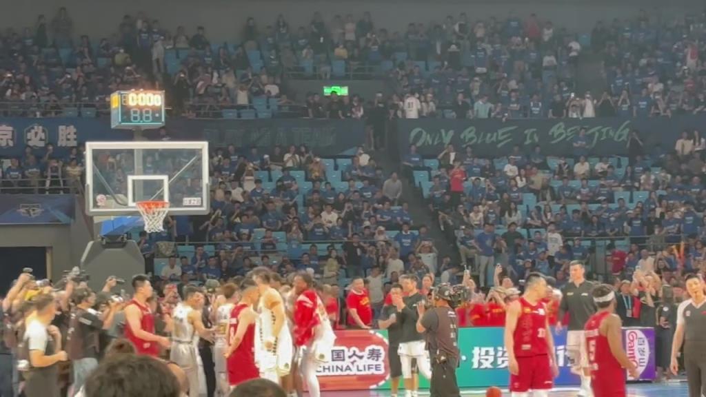 有贏家就有輸家！廣廈奪冠全隊瘋狂慶祝，北京陳盈駿低頭難掩失落