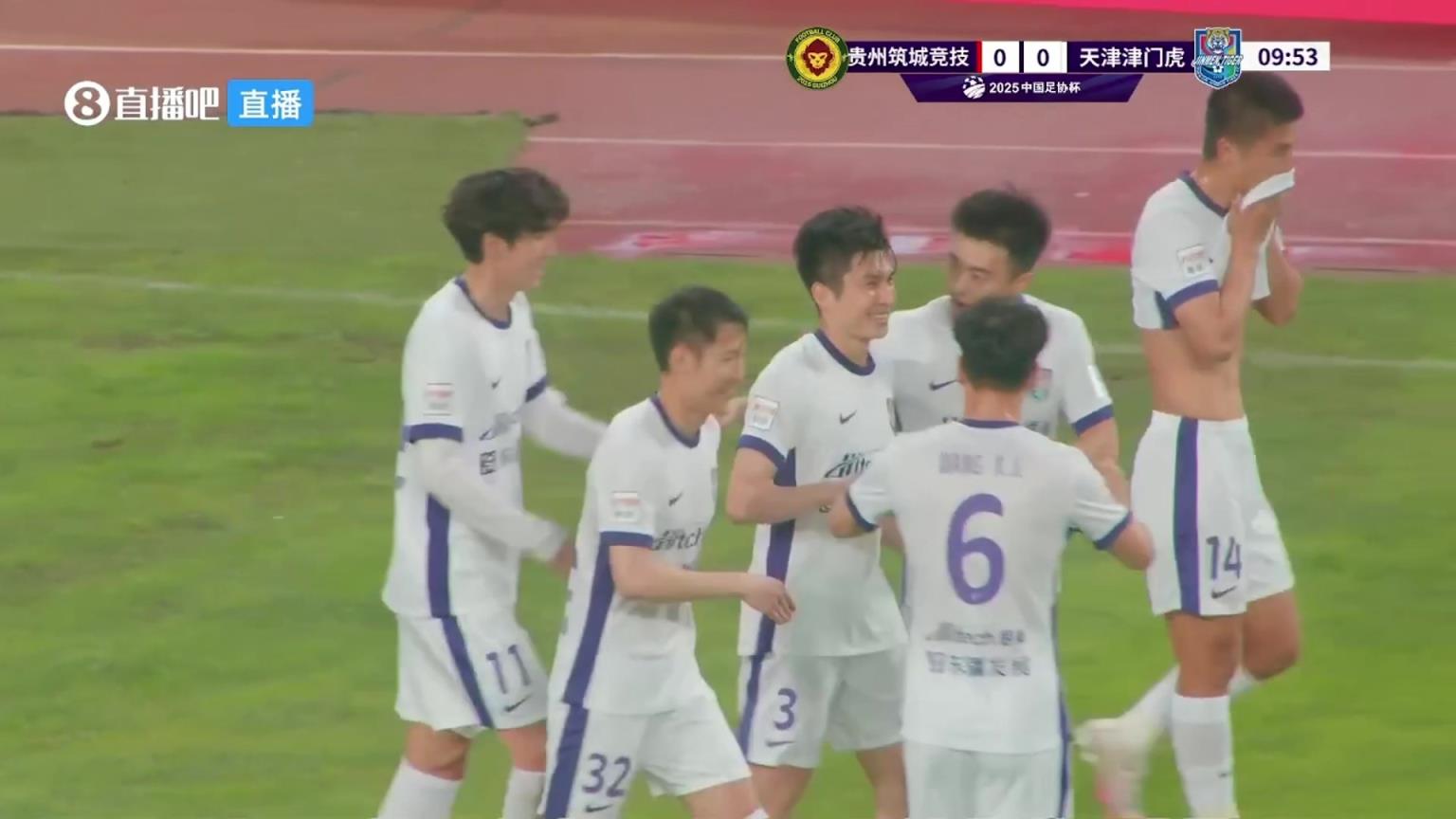 津門虎1-0領(lǐng)先！劉俊賢角球開出，王政豪搶點頭球破門