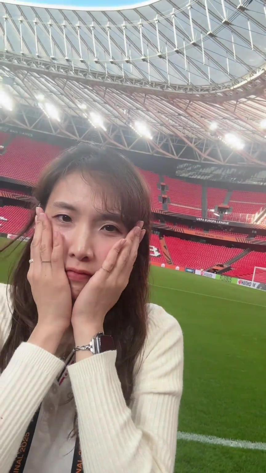 这钱花得值了！韩国电视台小姐姐高价买机票来看孙兴慜决赛