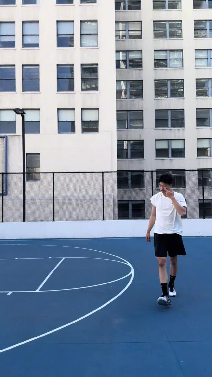 这样看小崔恢复的不错啊！小崔的在正式训练前独自小练