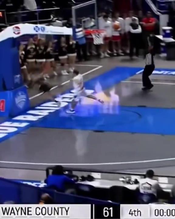 犯这种规，被追着打不是很正常么？