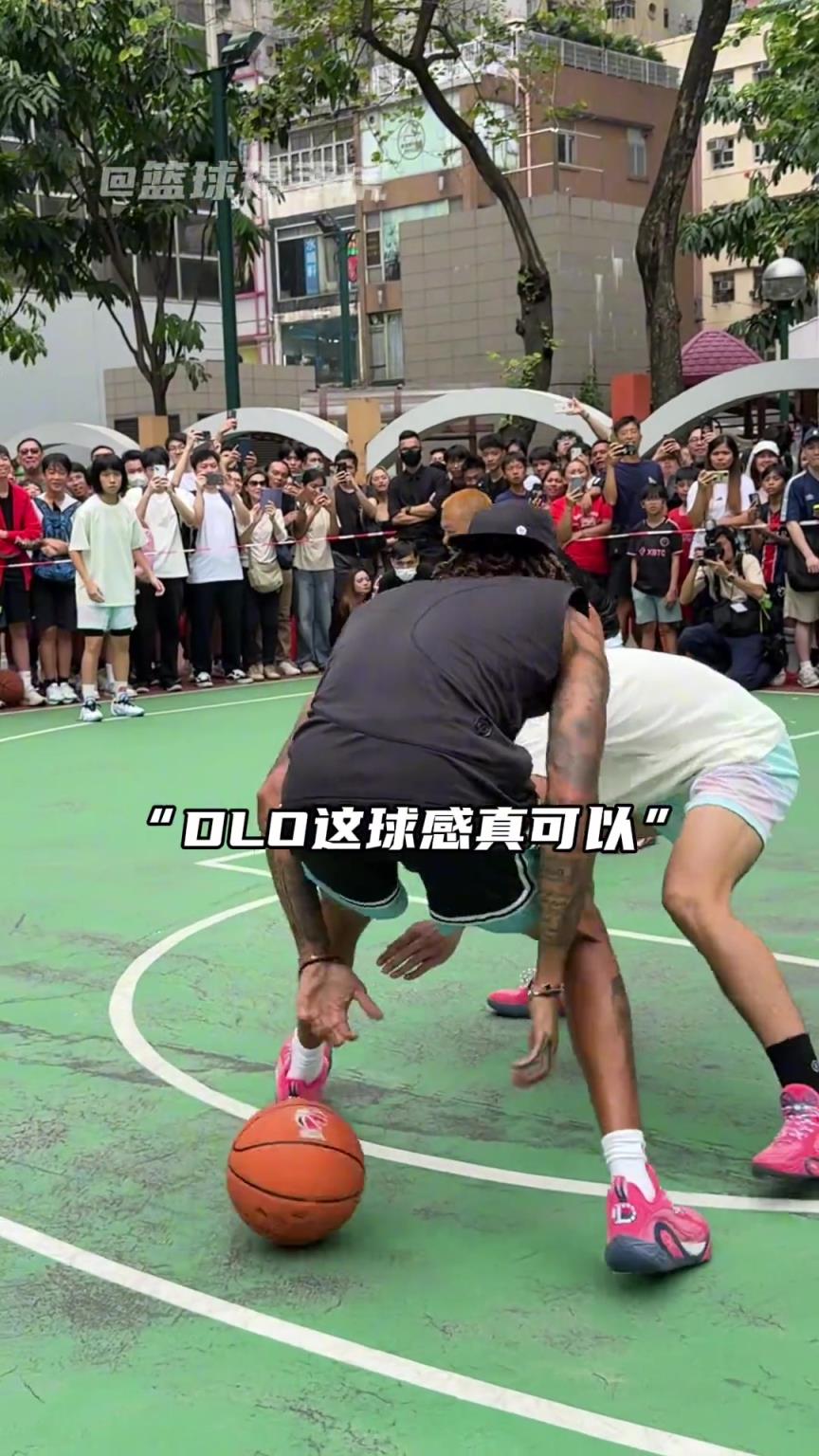 拉塞爾中國行被壯小伙對抗打急了，越戰(zhàn)越勇，隨后中場三分收比賽