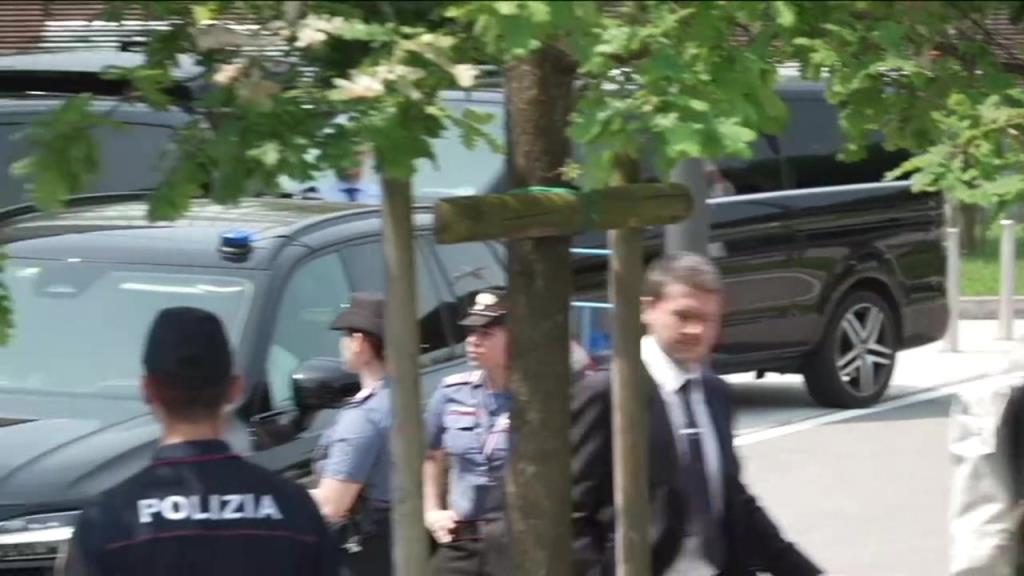 國米返回米蘭城，現場十分冷清，球迷也沒來幾個