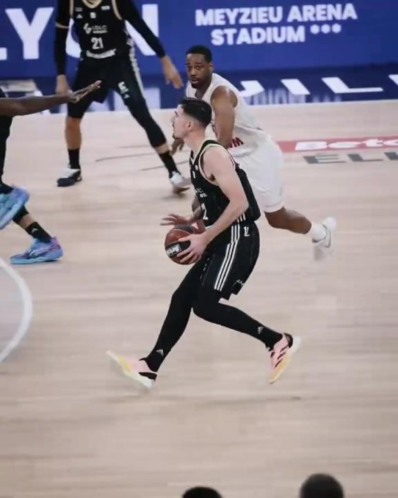 为老东家积攒好运？罗伯森季后赛连拿MVP！