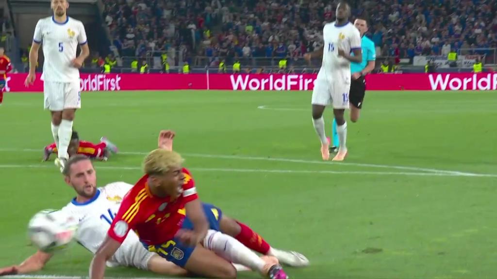 拉比奥特放倒亚马尔送点！亚马尔亲自主罚命中！西班牙3-0法国！