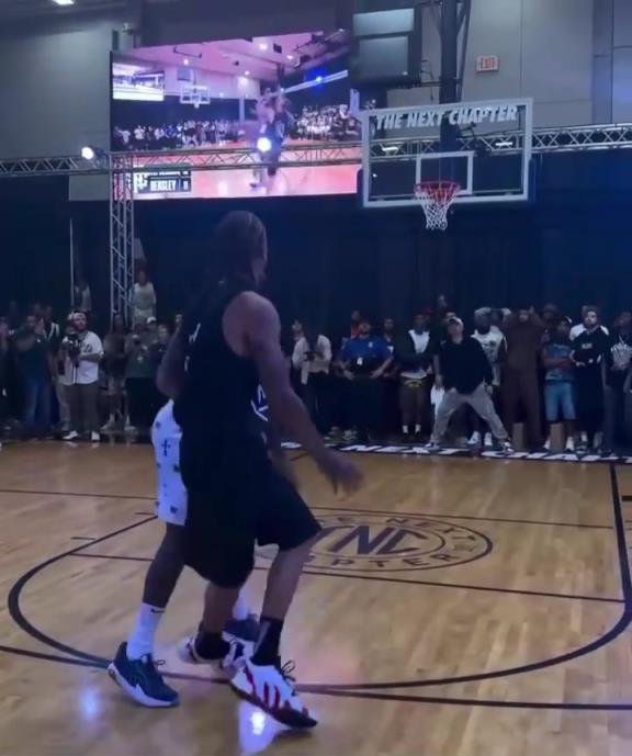 首次前NBA球員單挑直播 比斯利單挑拿捏師弟！全明星也模仿？