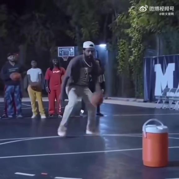 什么叫人球一体！看欧文运球真是主打一个随心所欲啊~~