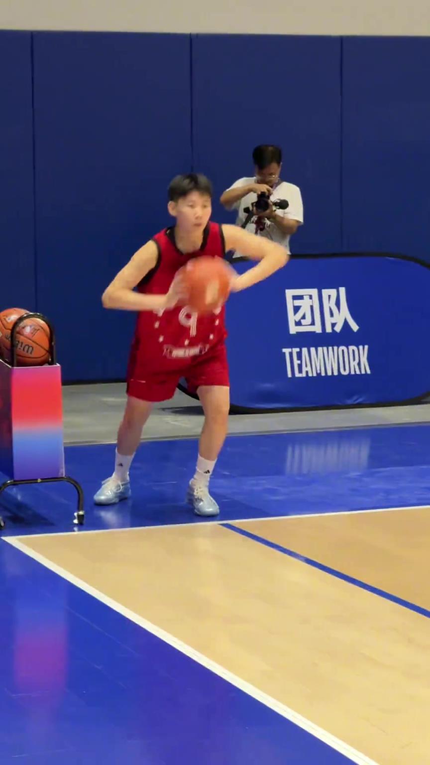 男生也追不上她！
