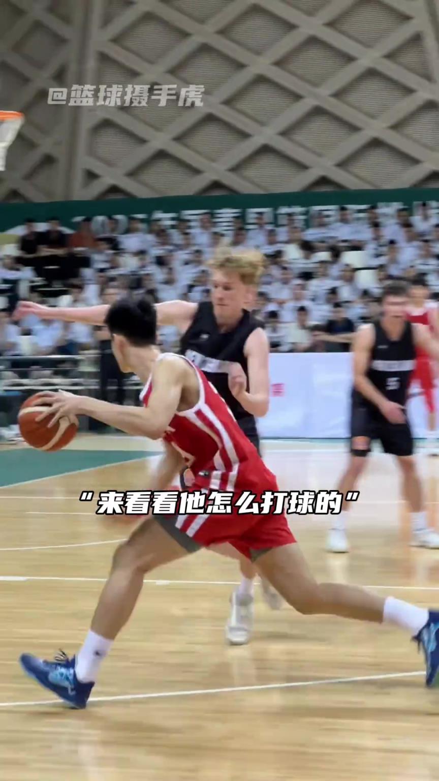 這簡(jiǎn)直就是申京打法！