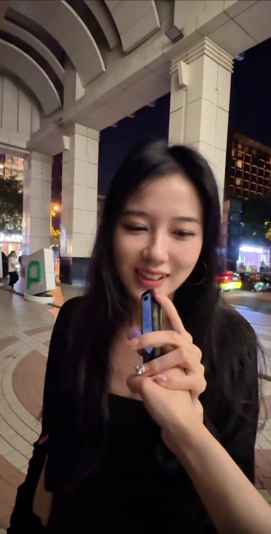 常州墊底，美女球迷接受采訪，最后時(shí)刻爆粗