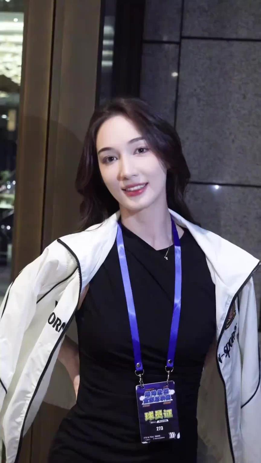 杨政女友孟雅芳：笑出法令纹来也没事， 开心最重要！