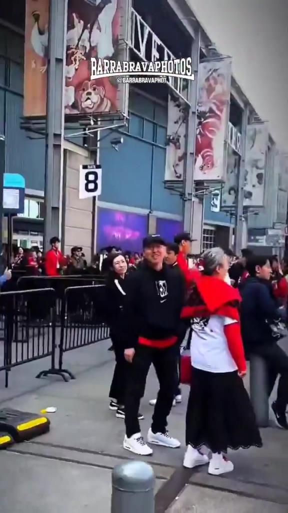 浦和球迷用西語嘲笑河床球迷：河床隊(duì)，我的朋友，你這個混蛋！