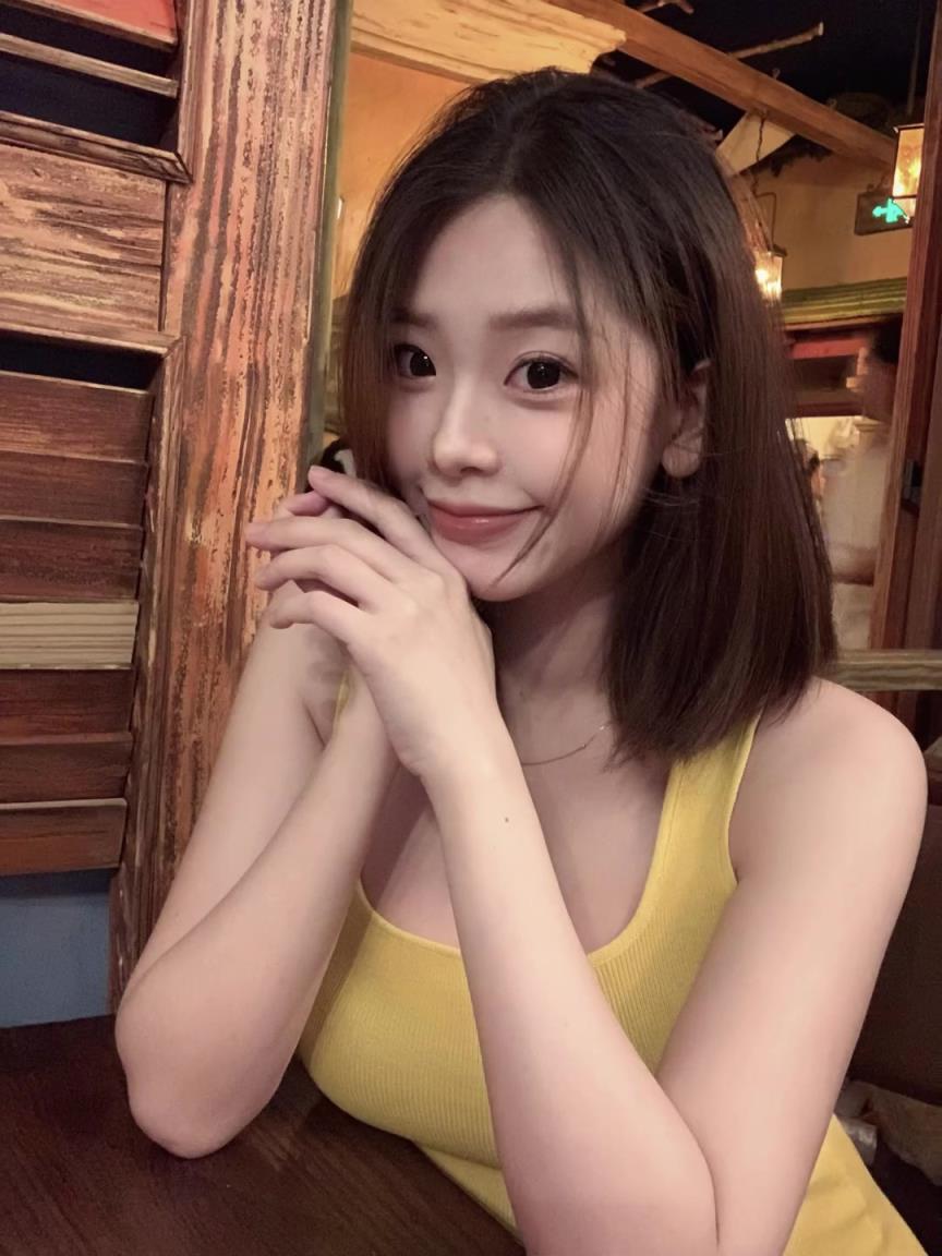 甜蜜！周楷恒跟椰子的迪士尼约会日