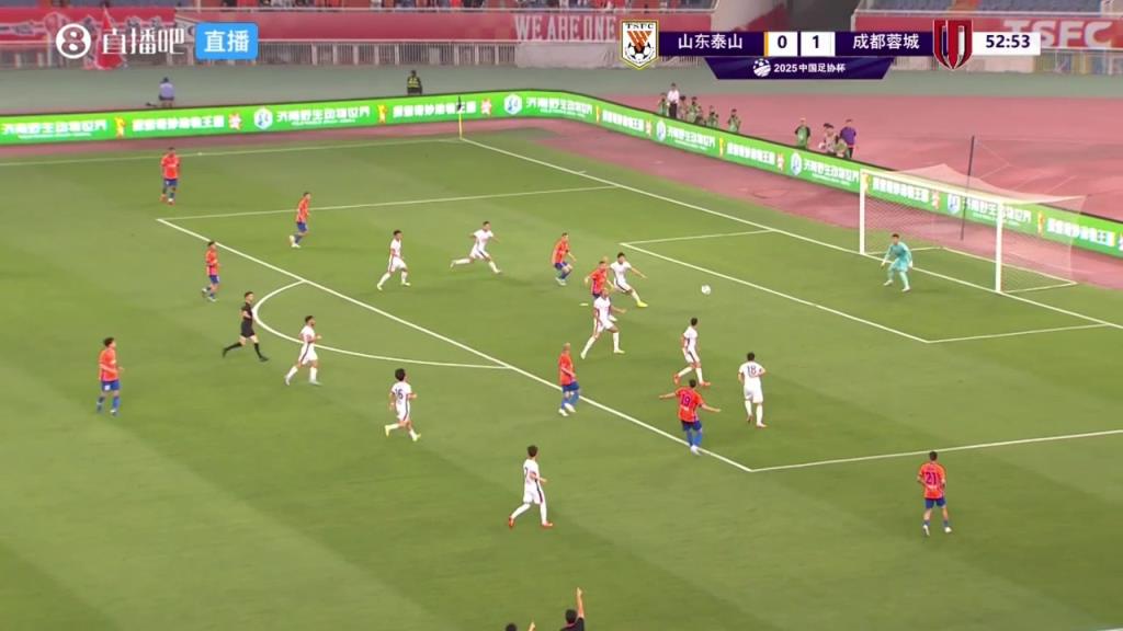 帶刀后衛(wèi)！澤卡助攻卡扎爾頭球破門(mén)，泰山1-1扳平蓉城