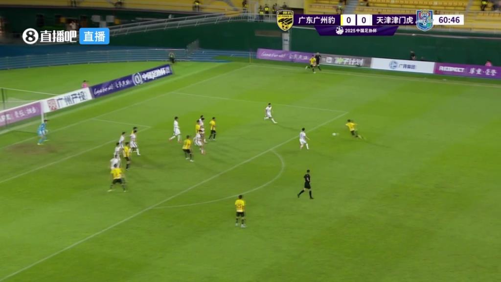 角球造混亂！馬俊亮混戰破門，廣州豹1-0領先津門虎