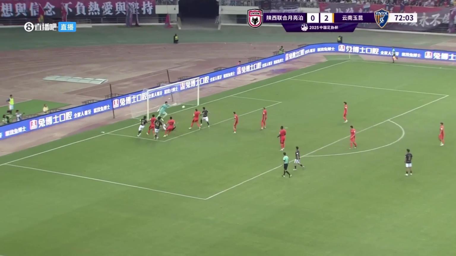 戰(zhàn)術(shù)大師！陜西前場超遠(yuǎn)定位球吊入禁區(qū)，梁少文凌空搶射破門！