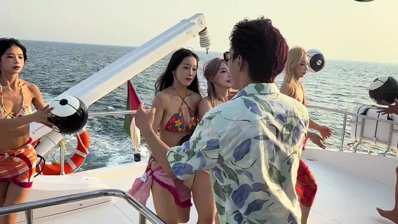 现在很火的F3篮团，边玩边上班真的太快乐了吧