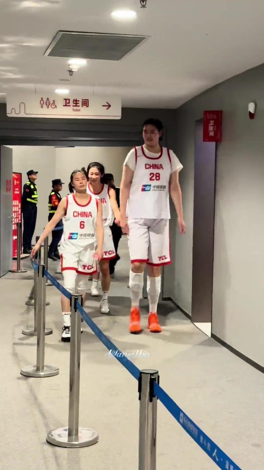 双语组合谁磕！最萌身高差！