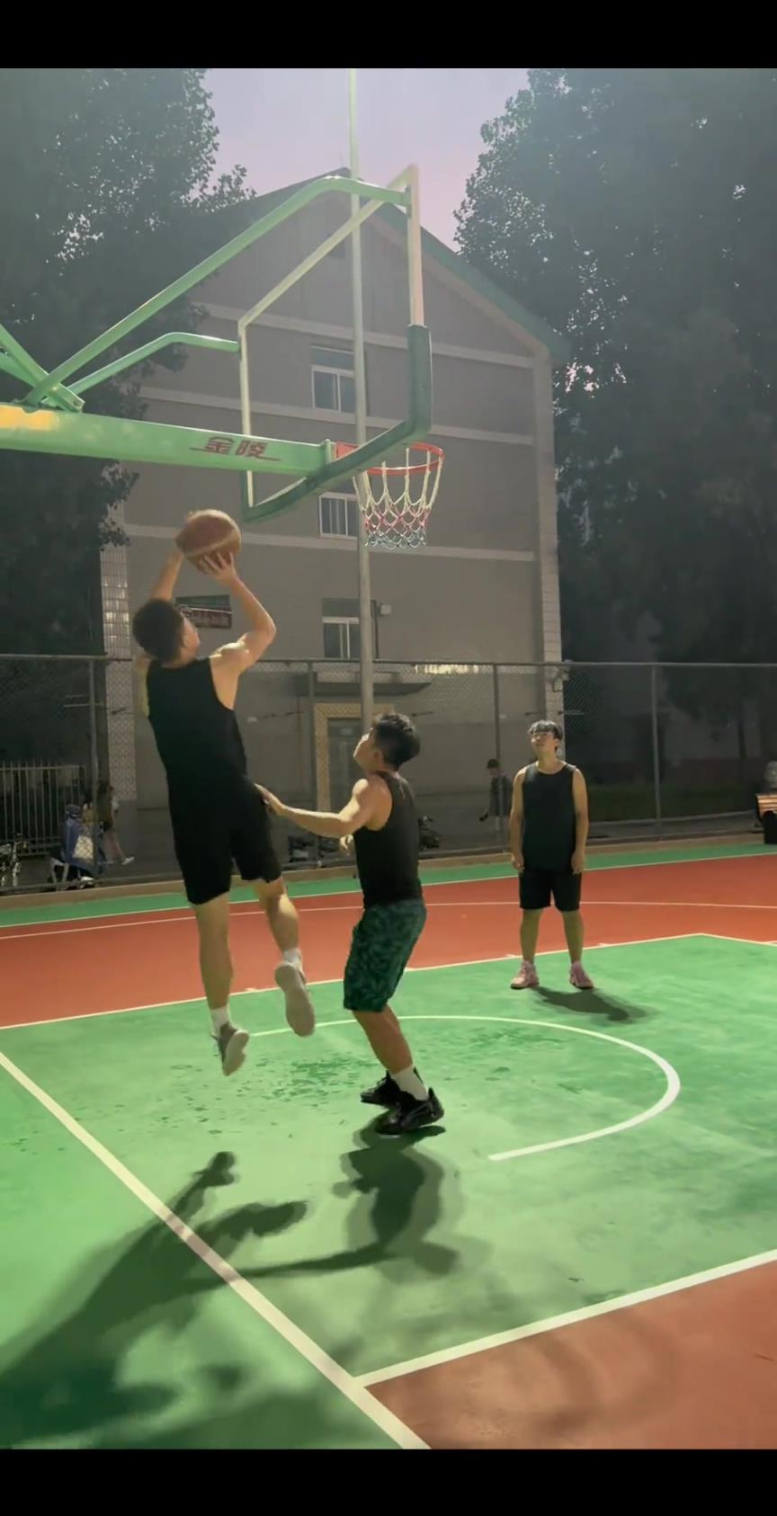 这篮筐邓肯来了不得原地退役啊