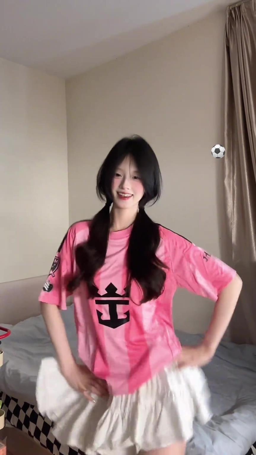 小姐姐：任意球當點球踢，這就是里奧·梅西！