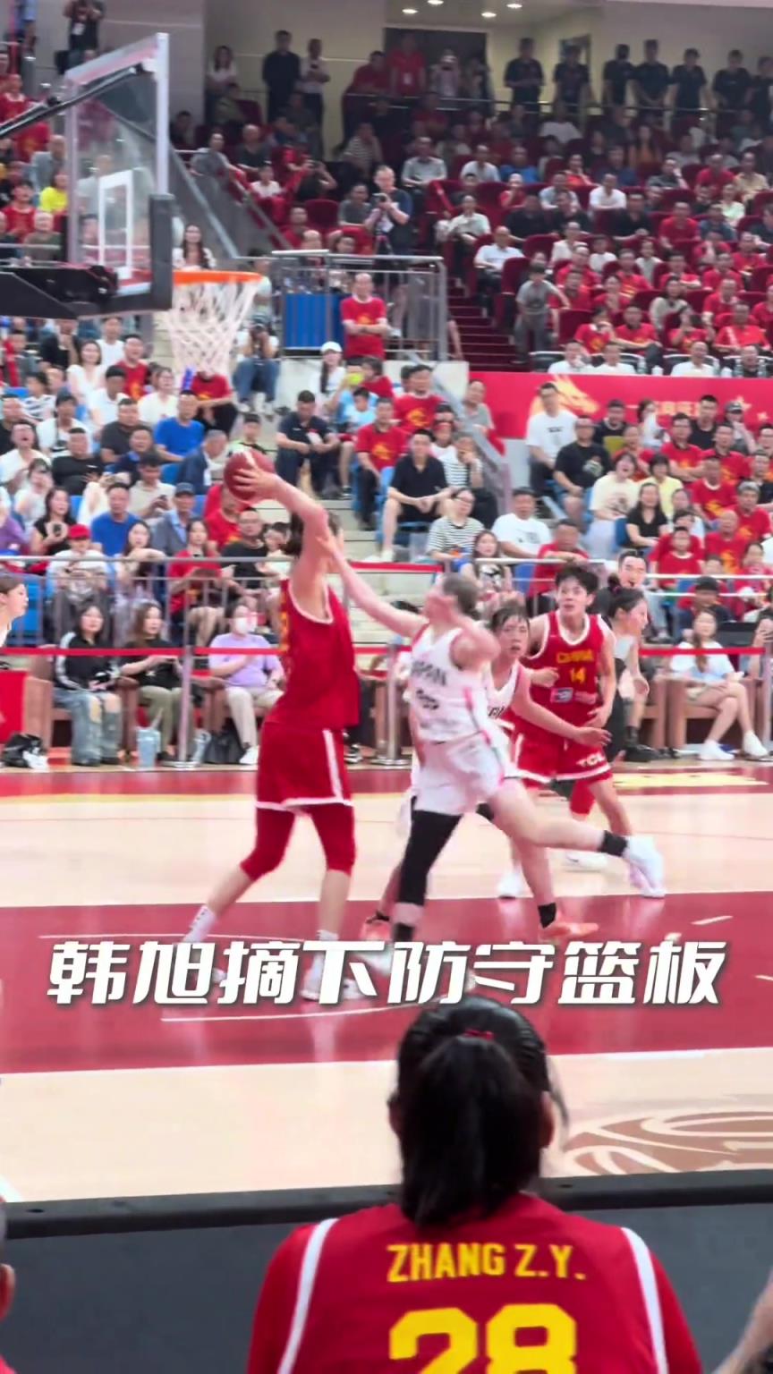 實(shí)在是快！中國女籃5秒完成快攻!楊力維空中單臂砸傳真的帥出天際