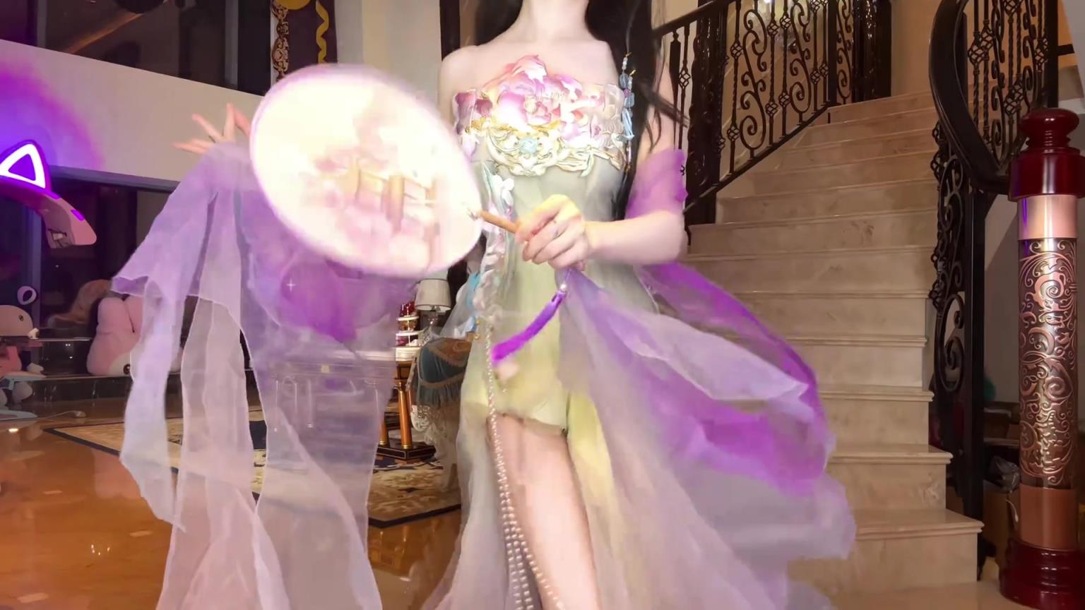 這是誰家足球小女友~終于算是明白古代帝王家的歌舞升平的樂趣了