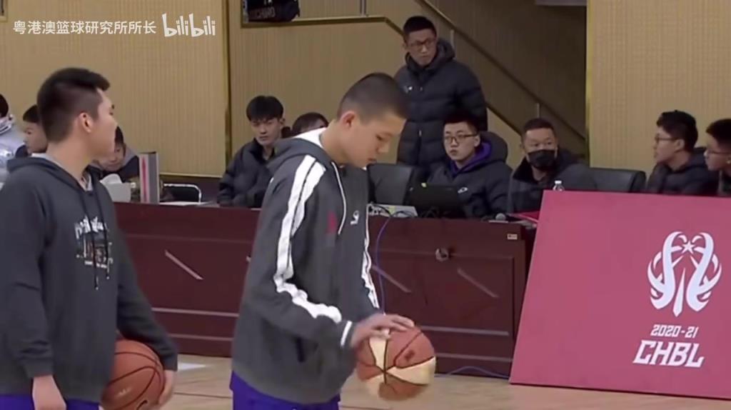 青澀！五年前還在打耐高的楊瀚森，現(xiàn)在成了NBA的首輪秀！