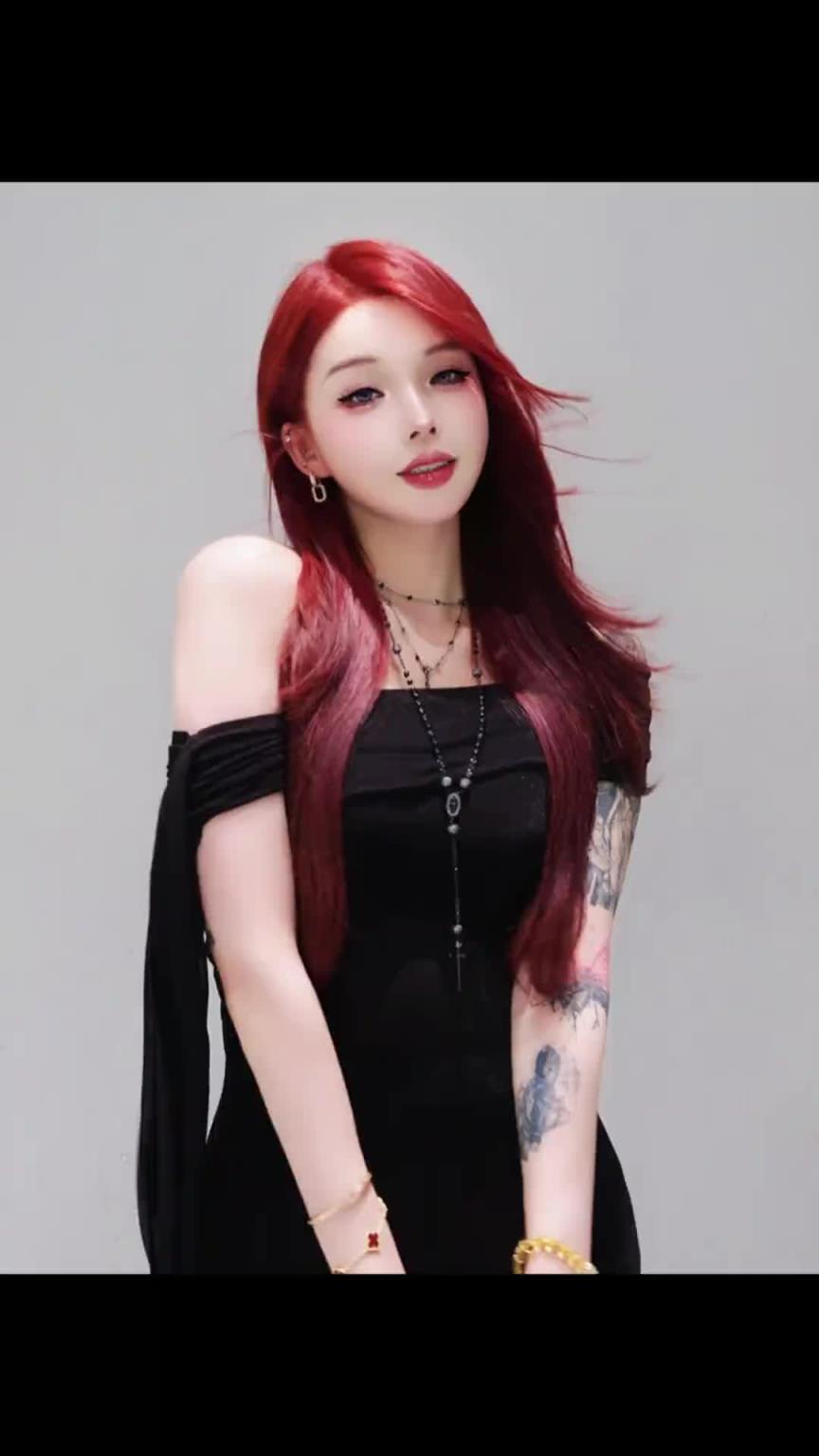 迷人啊！美女主播小太陽的變裝視頻：乖 永遠臣服于姐姐 好嗎~