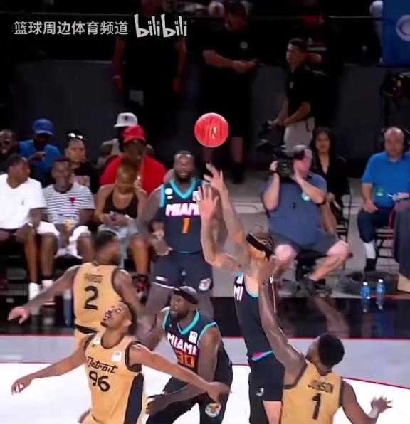 單挑真的沒輸過！前熱火球員比斯利在Big3聯(lián)賽的個人集錦！