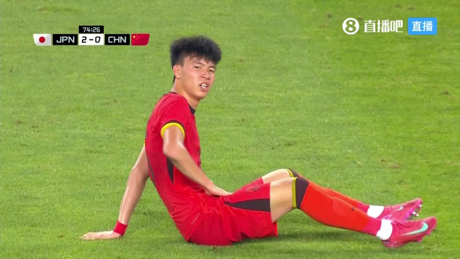 王鈺棟受傷被換下！董路：他這么踢，確實是過度使用了