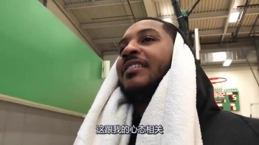 調(diào)侃隊(duì)友！名場面！甜瓜談到搶籃板的問題：威少在“偷”籃板！