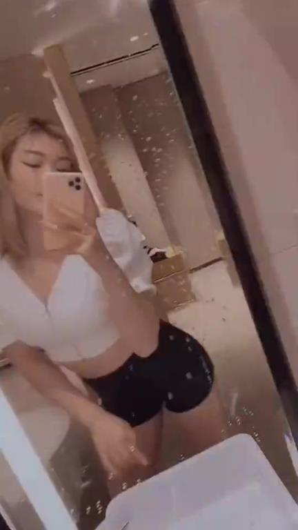 想不到還有這一面！李夢(mèng)曾曬變裝視頻 女人味盡顯-直播吧